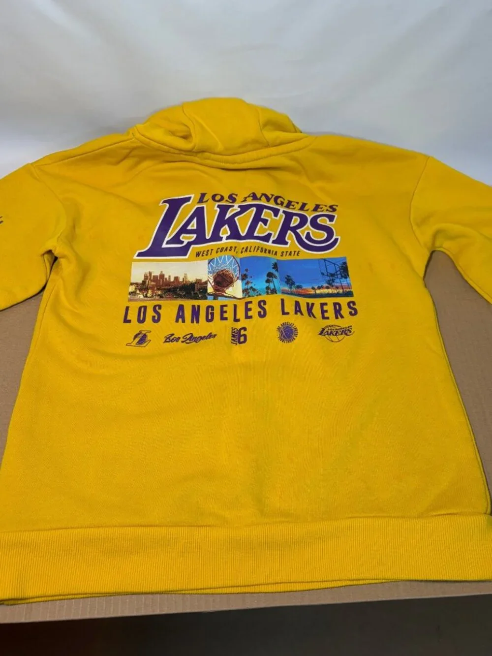 Los Angeles Lakers Yellow Hooded Sweatshirt NBA Logo Western 10-11 years